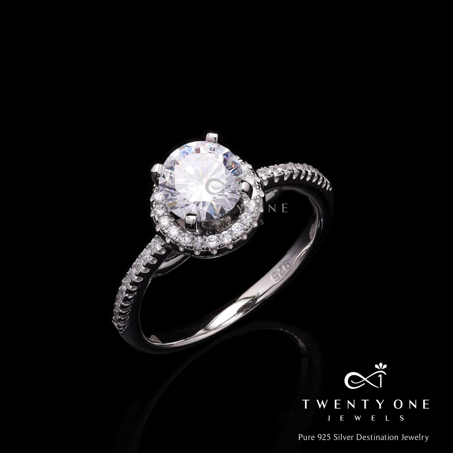 American Diamond Studded 1 Carat Solitaire Remi Ring On 925 Silver.