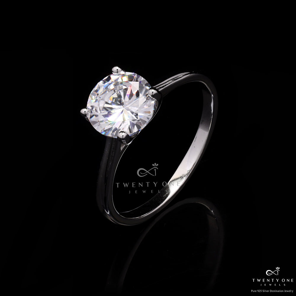 The 2 Carat 4 Prongs Solitaire Margot Ring On 925 Silver