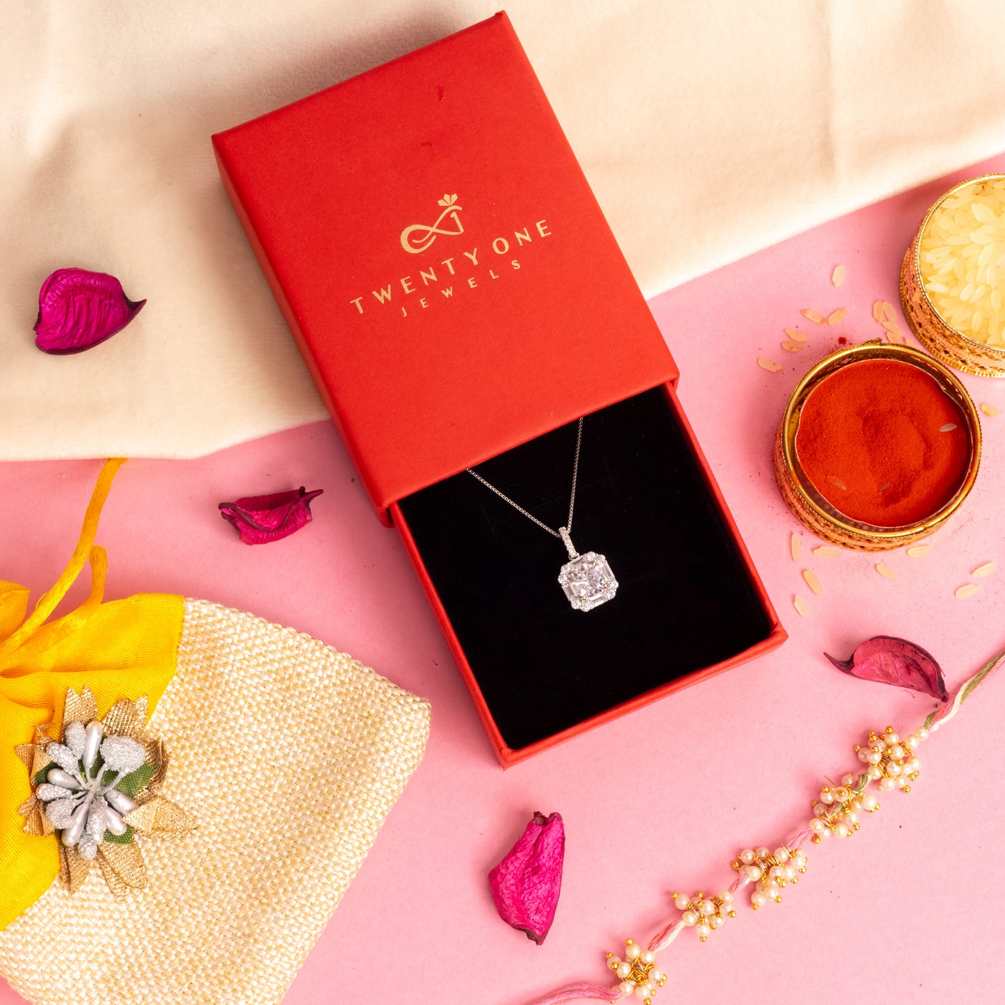 Valentines Exclusive Solitaire Velita Pendant with Chain on Pure 925 Silver
