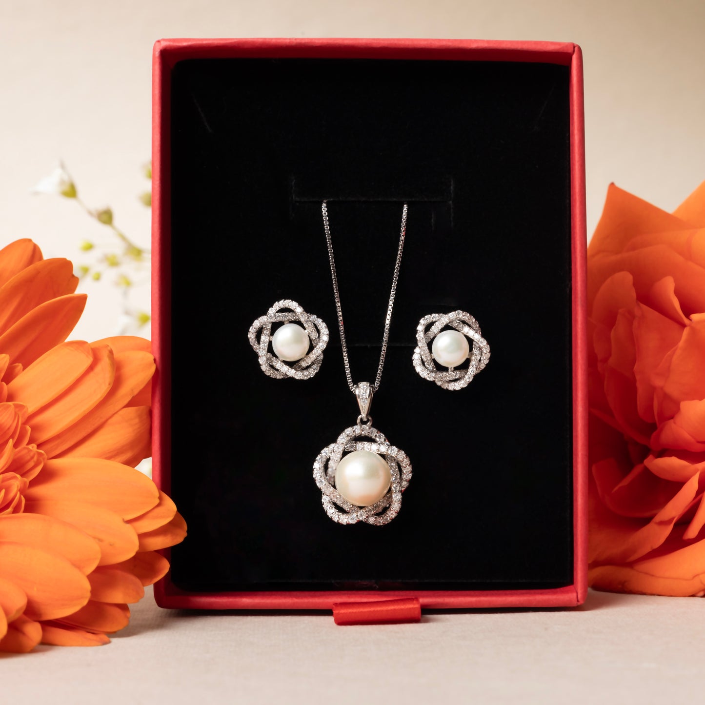 Fresh Water Pearl Curvy Bella Pendant Set on Pure 925 Silver