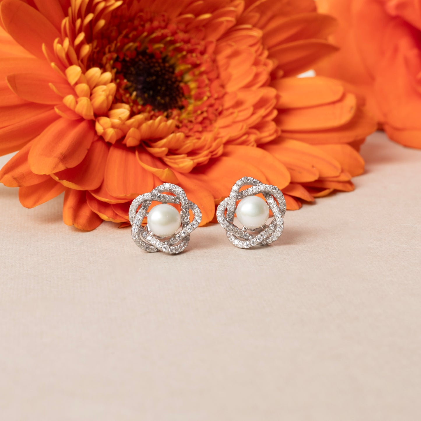 Fresh Water Pearl Curvy Bella Pendant Set on Pure 925 Silver