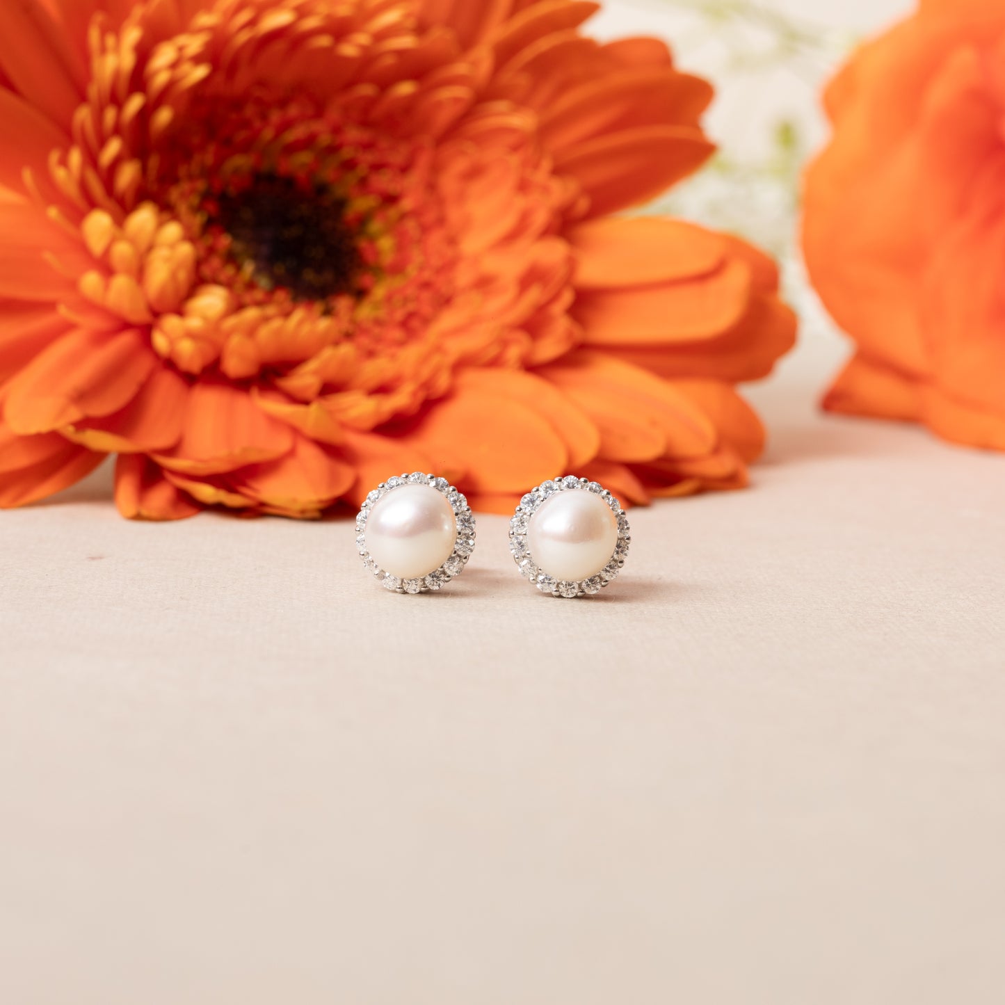 Classic Fresh Water Pearl and Diamond Gory Pendant Set on Pure 925 Silver