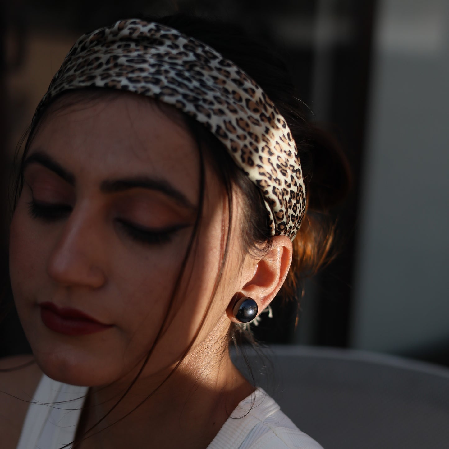 TOJ Everyday - 16 mm Full Round Pearl Studs (black)