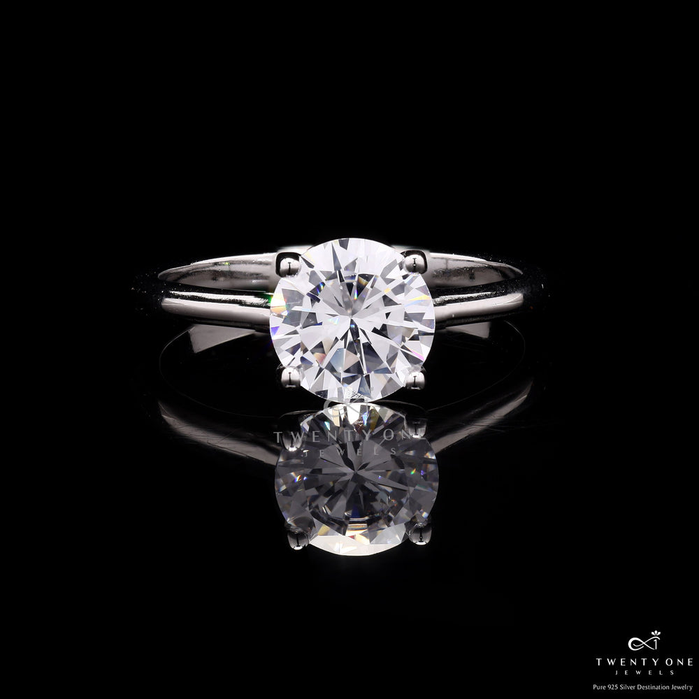 The 2 Carat 4 Prongs Solitaire Margot Ring On 925 Silver