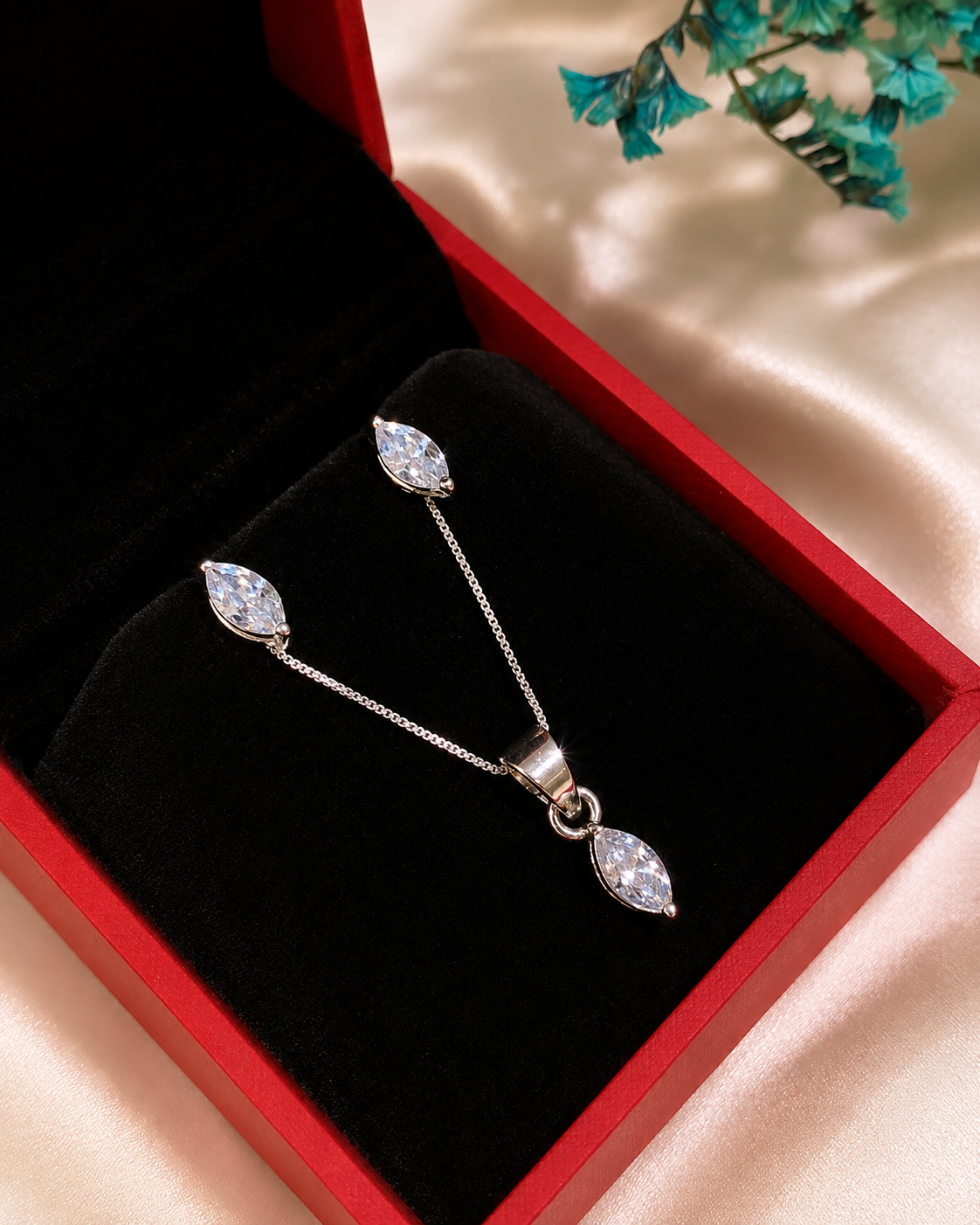 Marquise Solitaire Dency Pendant Set with Chain on Pure 925 Silver