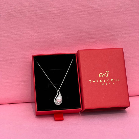 Valentines Exclusive Fresh Water Pearl Symphony Pendant with Chain on Pure 925 Silver