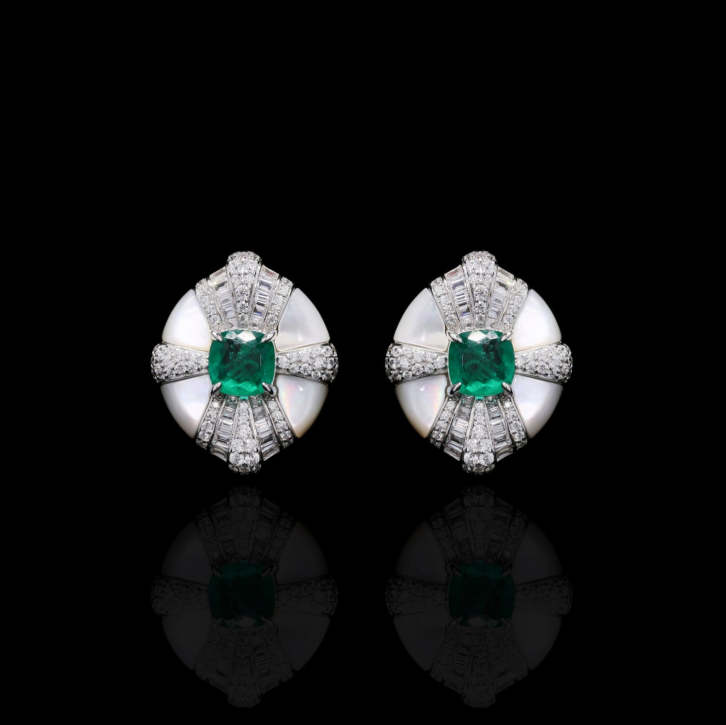 Ultra Premium Mother of Pearl Italian Setting Emerald Pendant Set on Pure 925 Silver