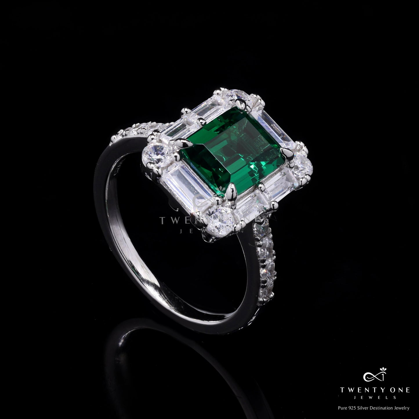 Premium Green Emerald and American Diamond Camy Ring on Pure 925 Silver