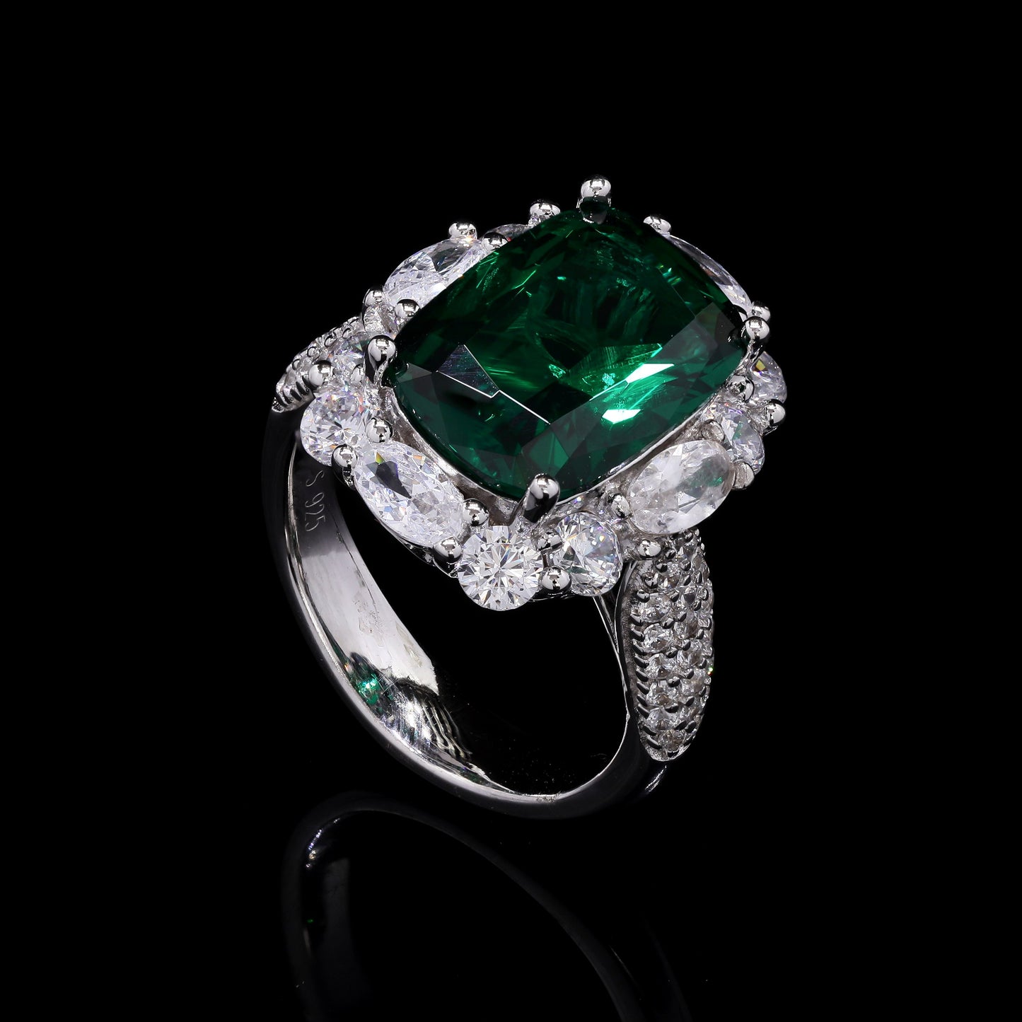 Ultra Premium Emerald Statement Ring with Oval and Round Cut Solitaires on Pure 925 Silver