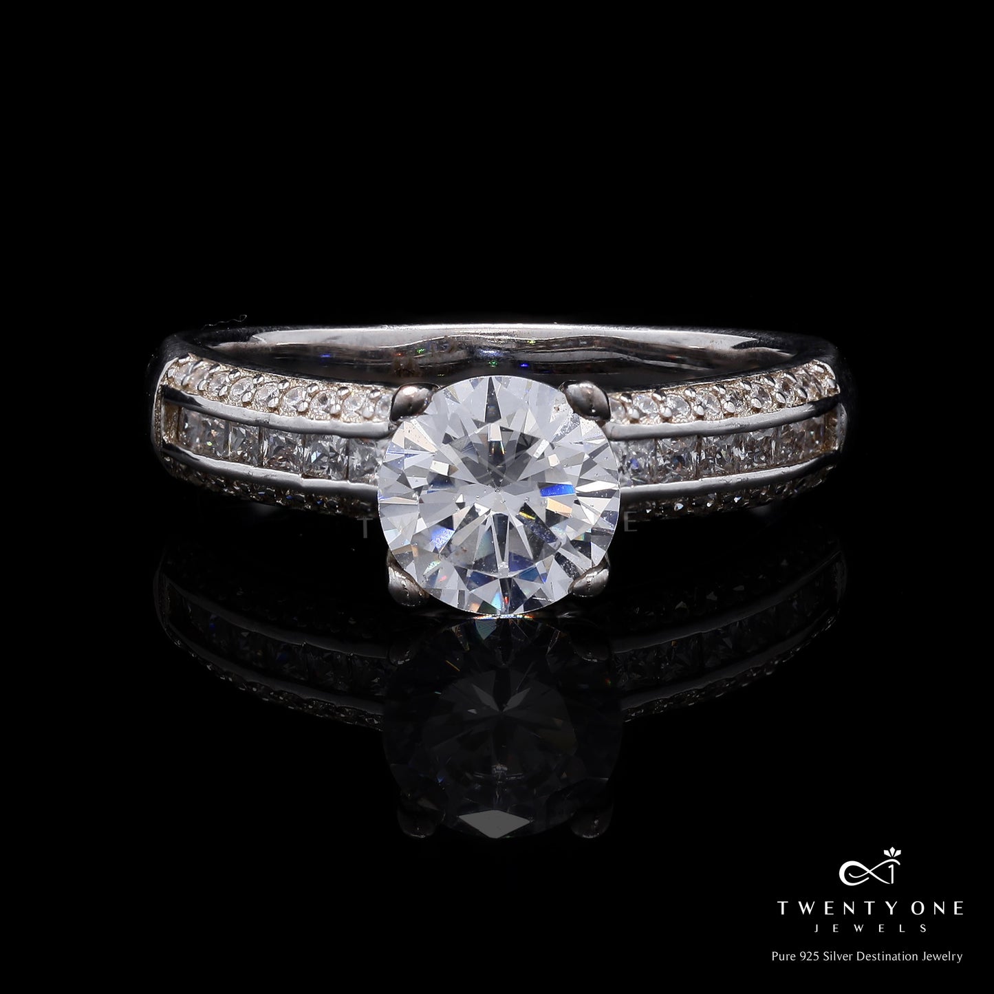 1.5 Carat Round Cut Solitaire Della Ring on Pure 925 Silver