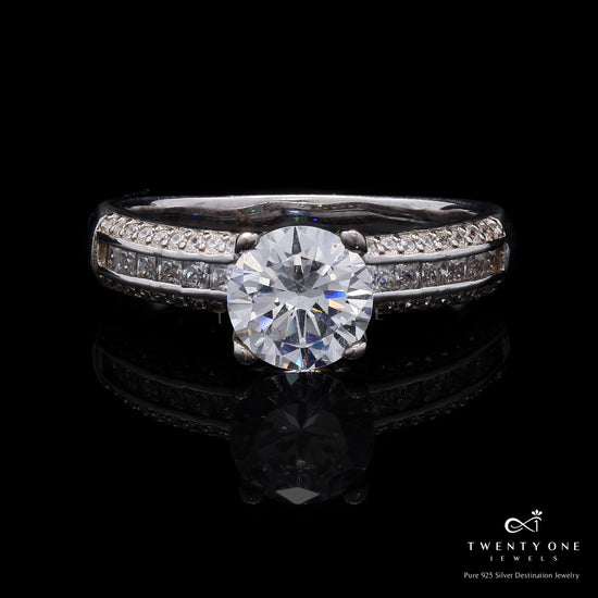 1.5 Carat Round Cut Solitaire Della Ring on Pure 925 Silver