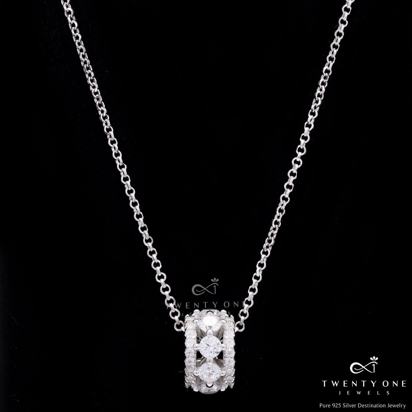 Multi Solitaire Tyaani Wheel Pendant with Chain