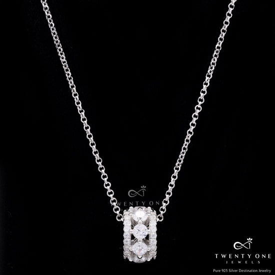 Multi Solitaire Tyaani Wheel Pendant with Chain