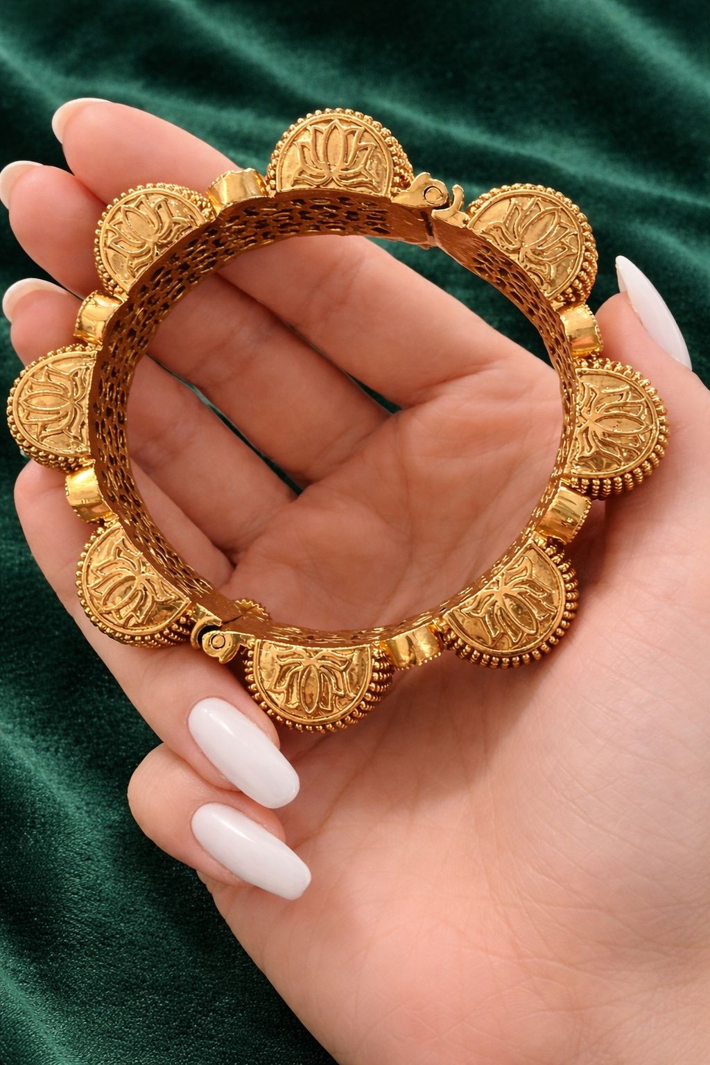 TOJ Everyday - Gold Finish Traditional Rajasthani Nogri Gajra Openable Bangle