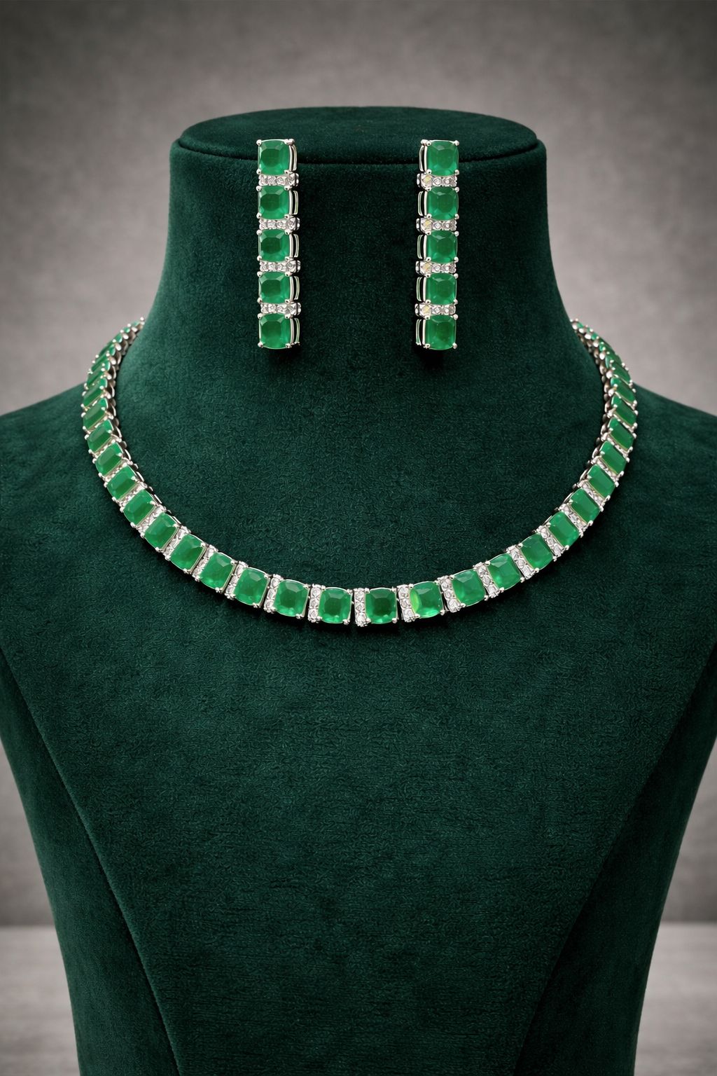 Premium TOJ Everyday Classic Emerald String Necklace Set with Diamonds