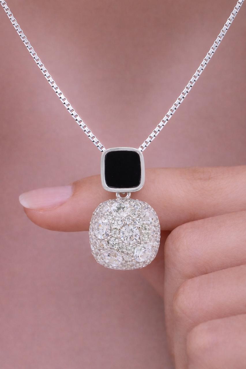 Pure 925 Silver Queen Sintara Pendant with Chain