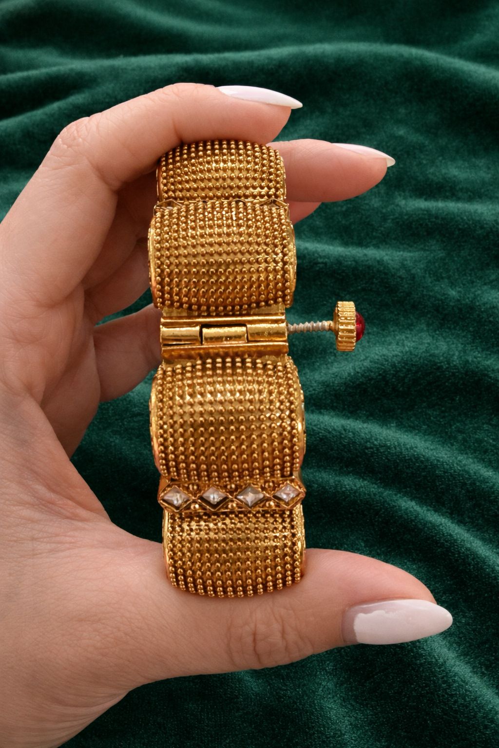TOJ Everyday - Gold Finish Traditional Rajasthani Nogri Gajra Openable Bangle