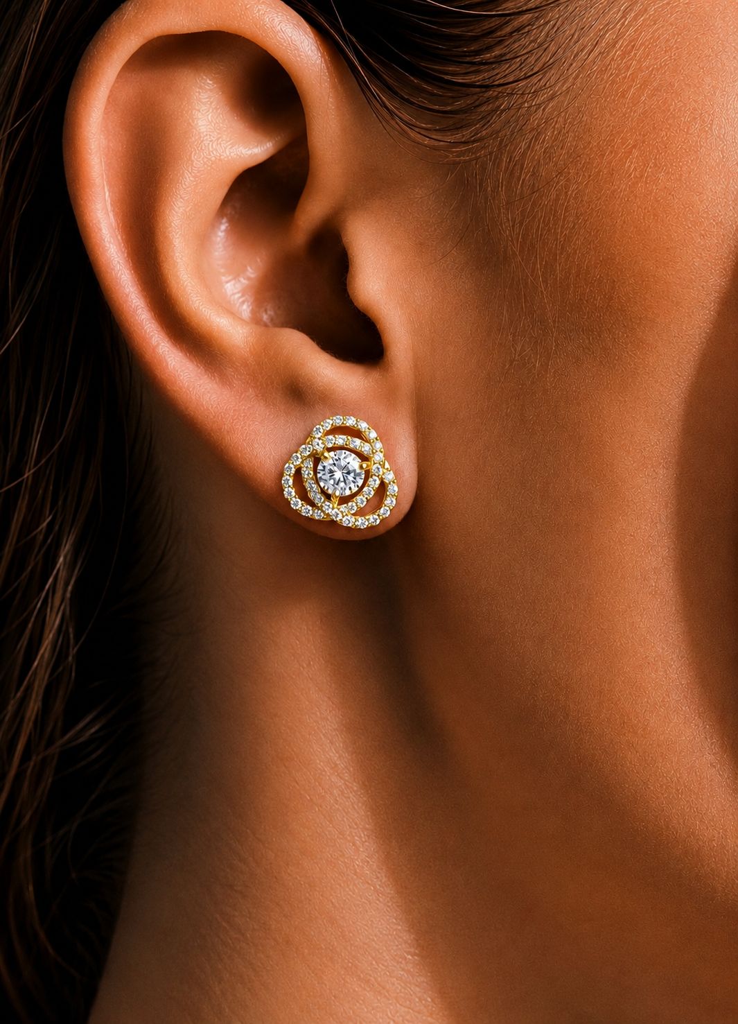 The 18k Gold Finish Intertwined Cluster Fauzia Solitaire Pendant Set (Premium Screw Backs)| 1 Year Warranty )