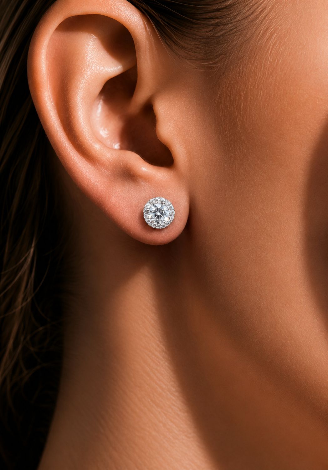 Mini Classic Halo Studs with Push Back on Pure 925 Silver.
