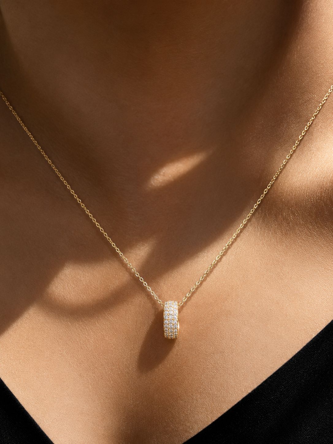 18k Gold Finish Brezza Ring Pendant with Chain on Pure 925 Silver