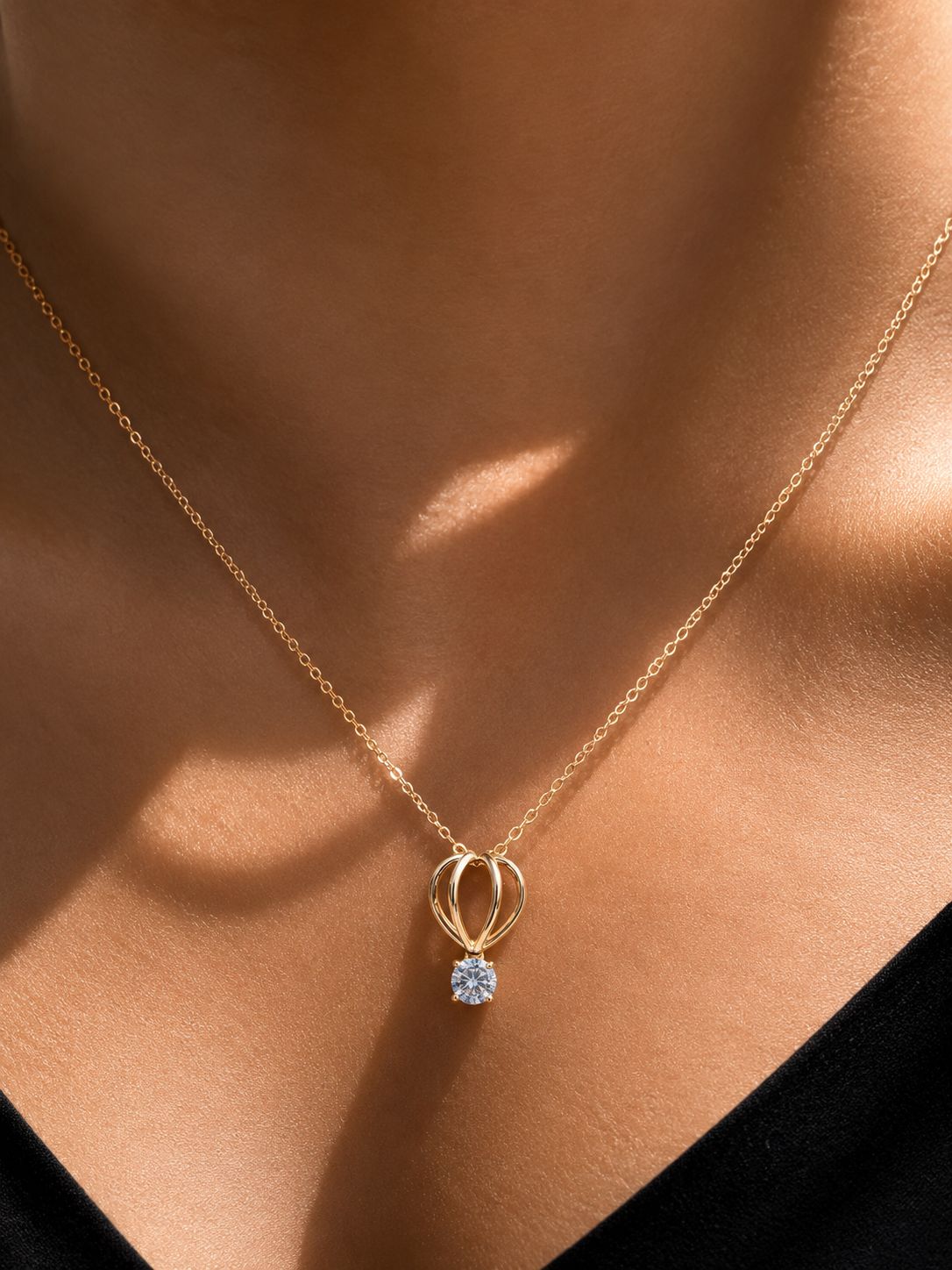 18k Gold Finish Solitaire Parachute Pendant with Chain on Pure 925 Silver.