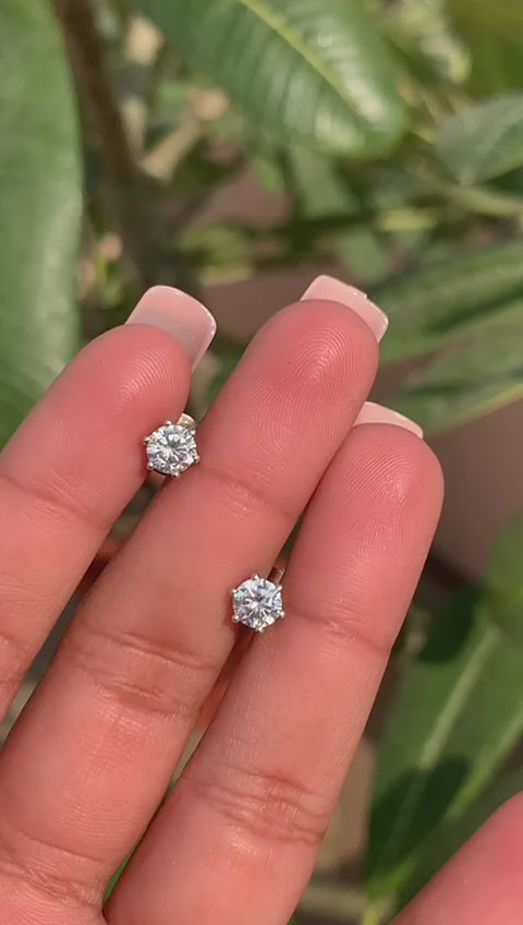 Load and play video in Gallery viewer, 50 Cents Each Solitaire Stud with Premium Screw Backs on Pure 925 Silver-White Gold finish

