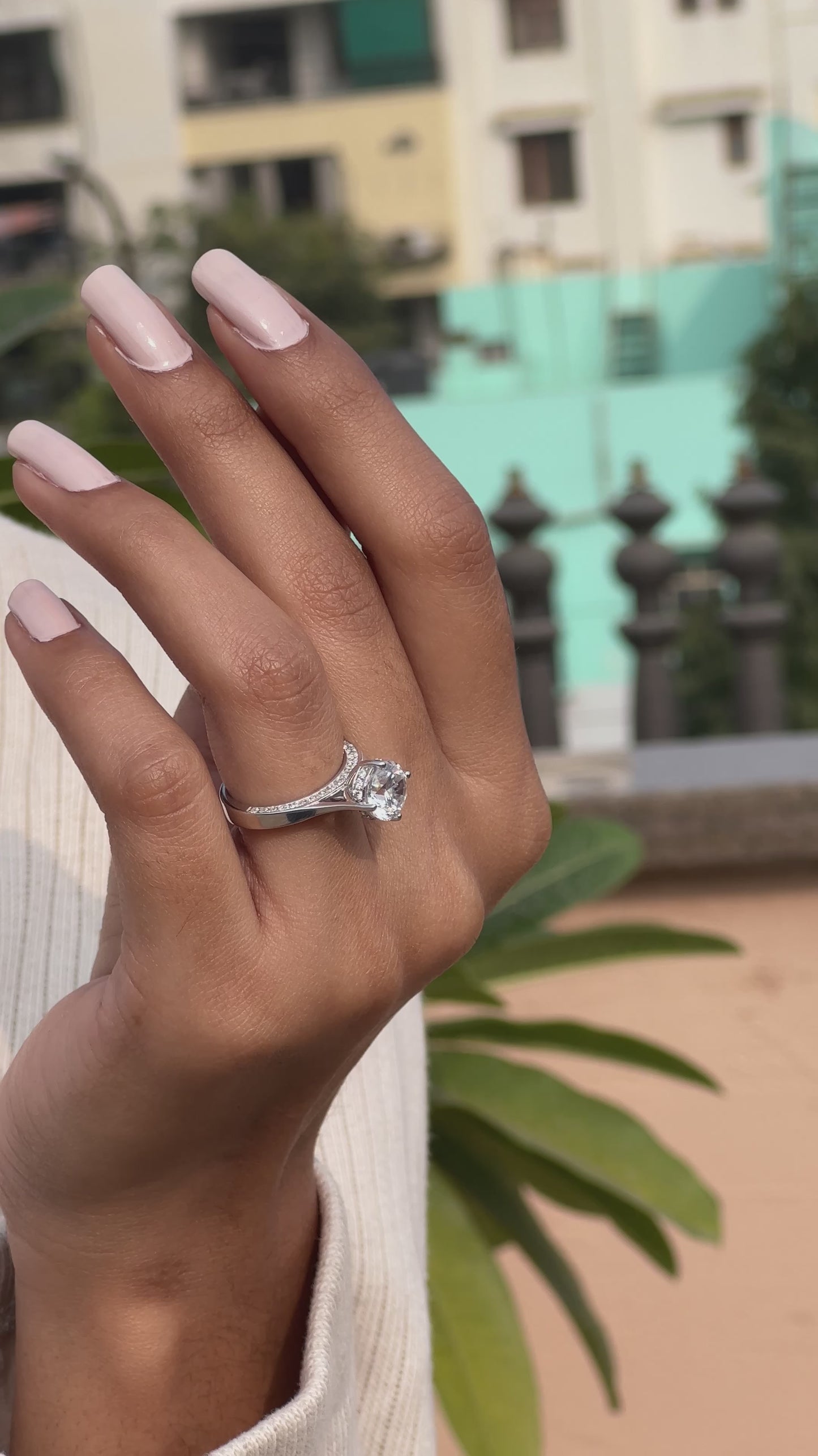 Load and play video in Gallery viewer, The 2 Carat Royal Clara Solitaire Ring on 925 Silver
