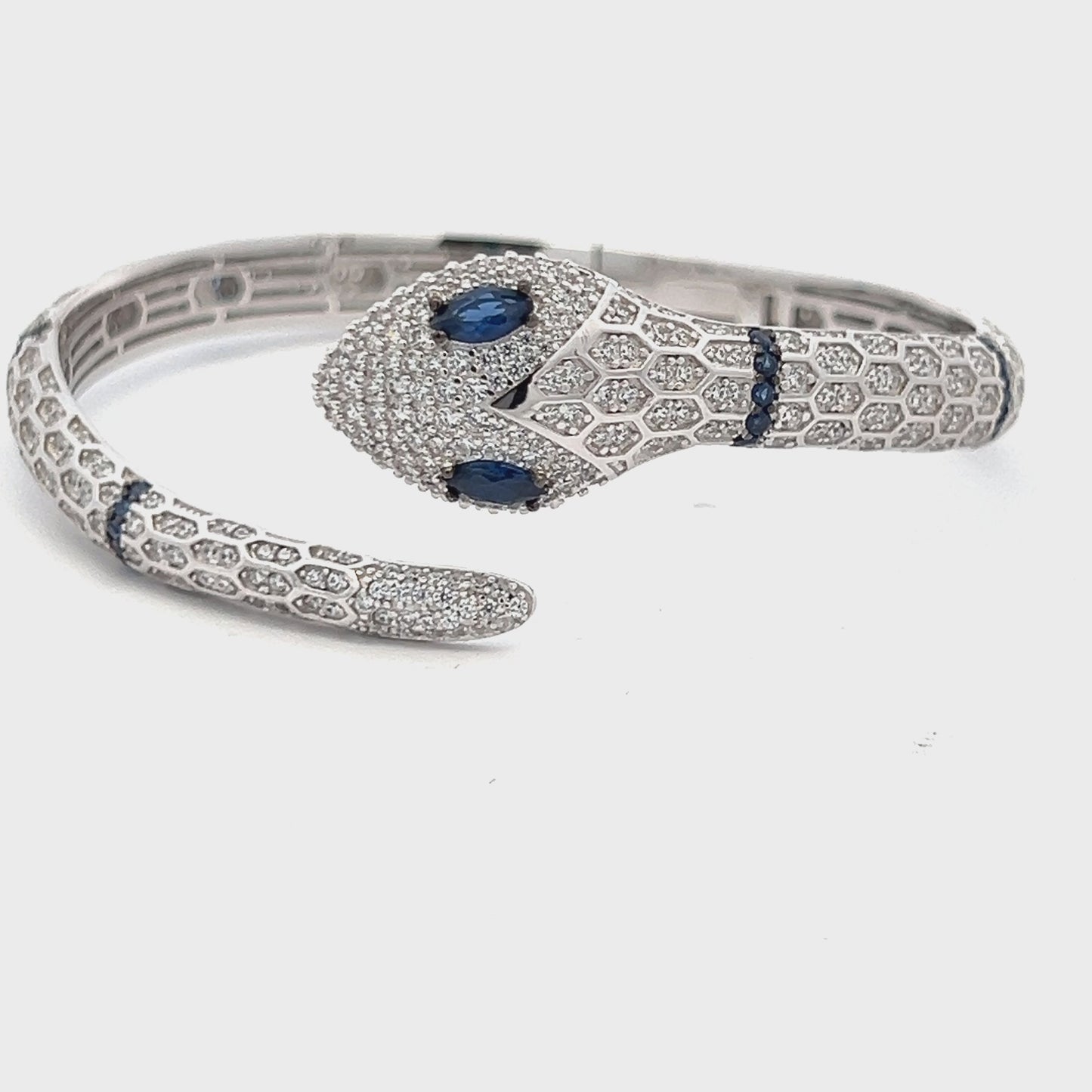 Load and play video in Gallery viewer, Luxury Brand Inspired Premium Openable Cobra Bracelet on Pure 925 Silver
