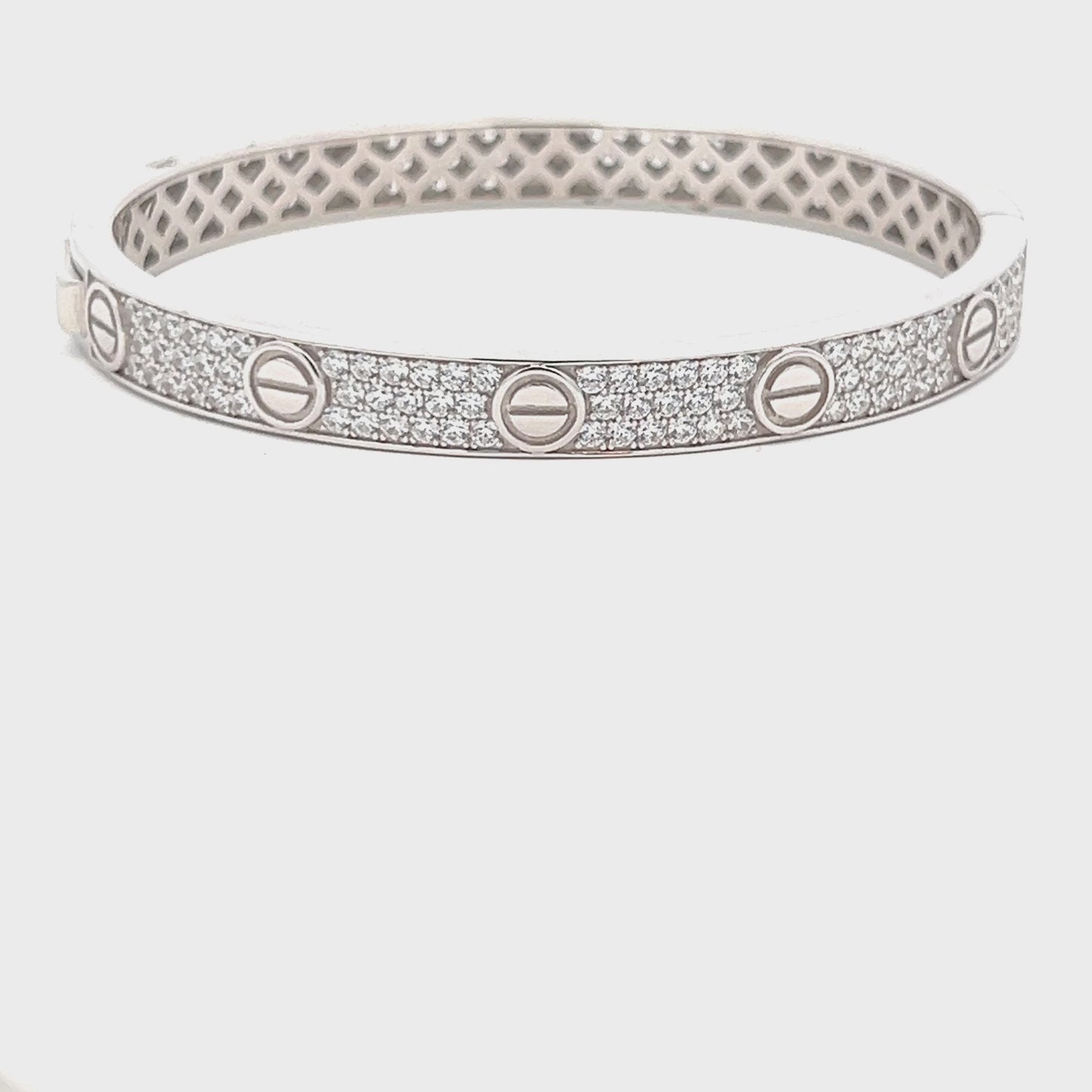 Load and play video in Gallery viewer, Luxury Brand Inspired Premium Chunky Americano Bracelet on Pure 925 Silver
