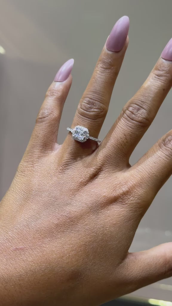 Load and play video in Gallery viewer, Ascher Cut Solitaire Wislie Ring with Square Halo on Pure 925 Silver
