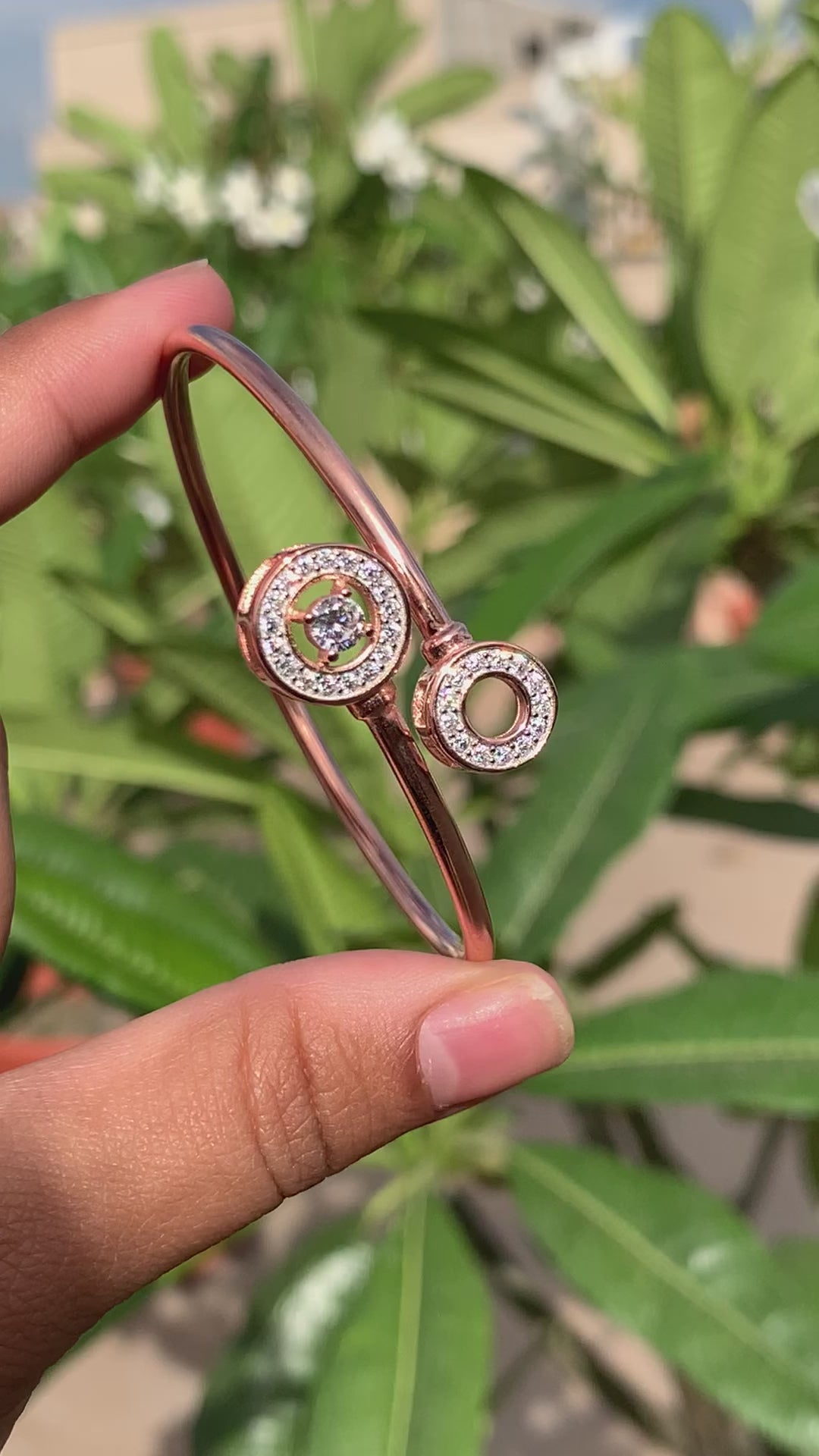Load and play video in Gallery viewer, Rose Gold Finish Savy Adjustable Bracelet on Pure 925 Silver
