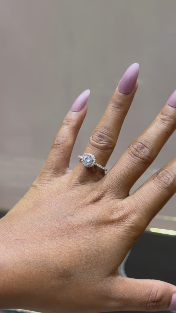 Load and play video in Gallery viewer, Queens 1 Carat Deneese Solitaire Ring

