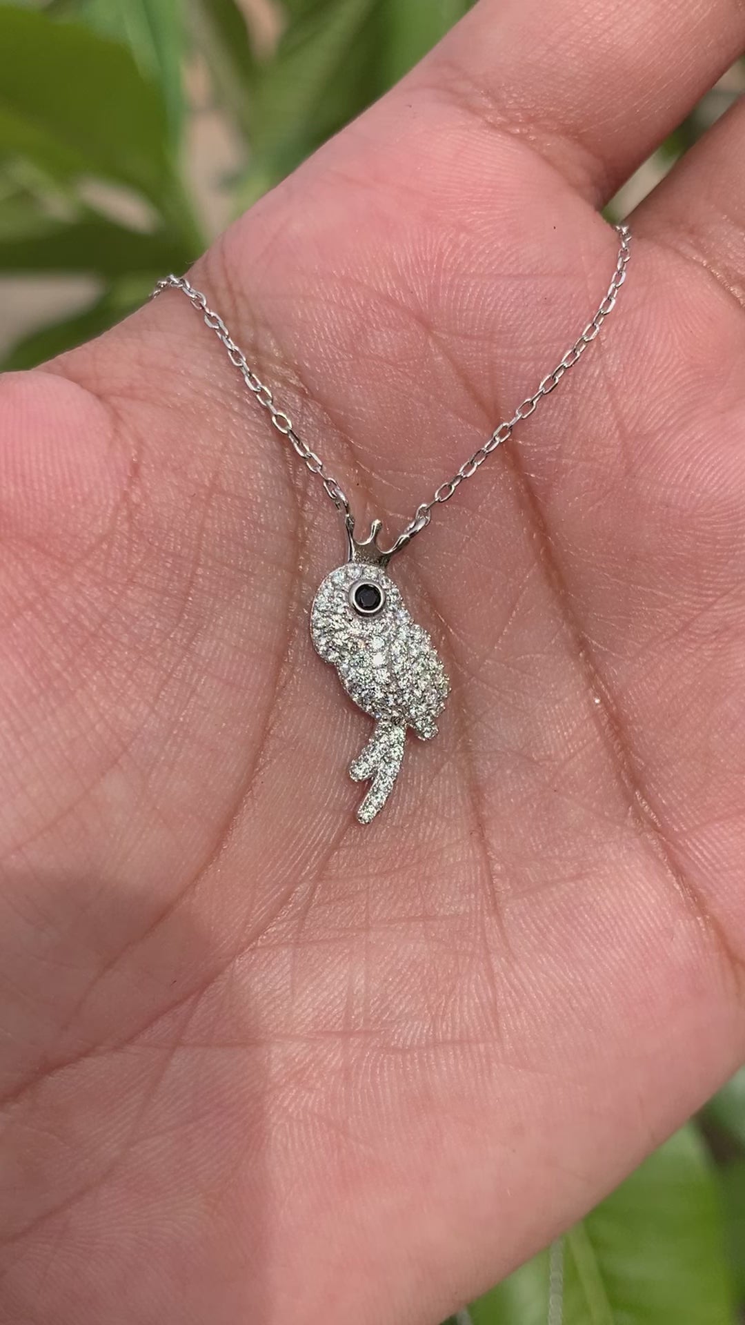 Load and play video in Gallery viewer, Premium Micro Setting King Parrot Pendant with Chain on Pure 925 Silver
