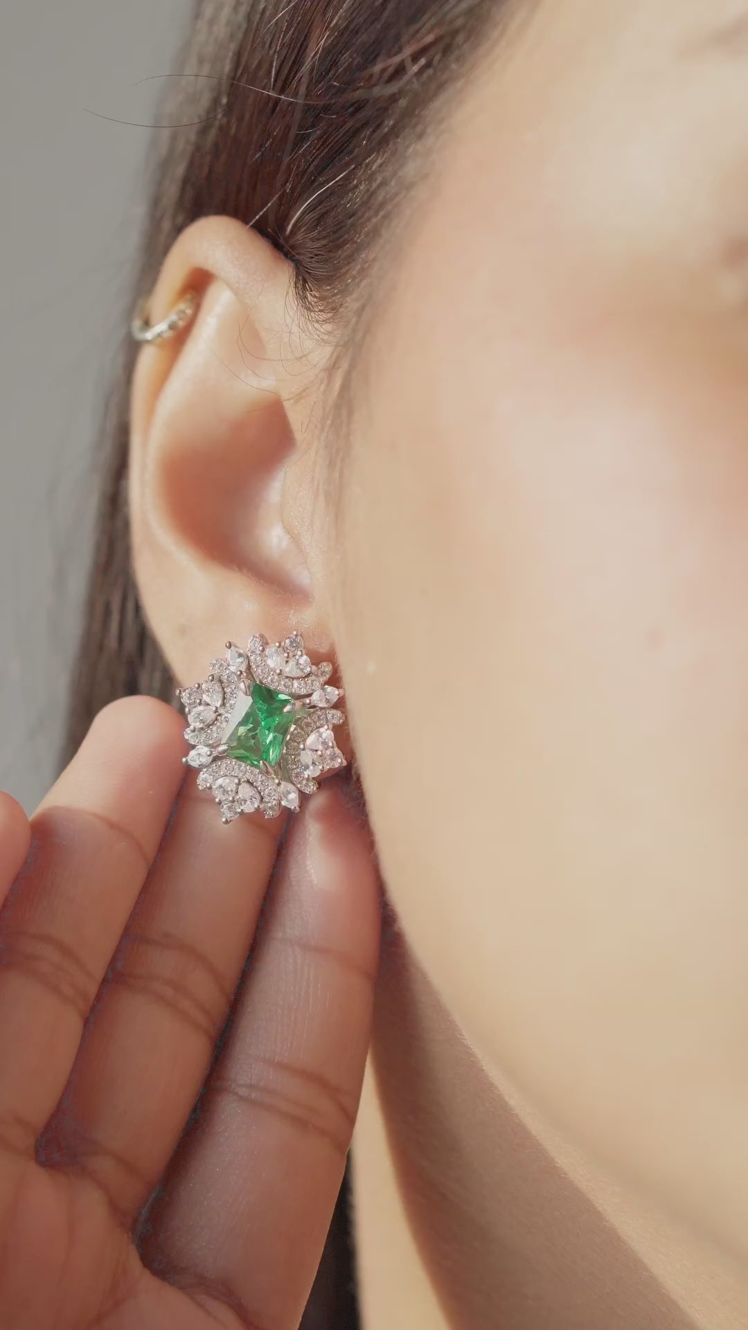 Load and play video in Gallery viewer, Premium Green Emerald Designer Maharani Earrings with Premium Screw Backs on Pure 925 Silver

