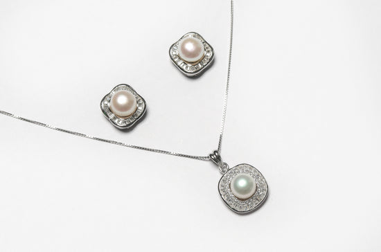  Fresh Water Pearl Pendant Set