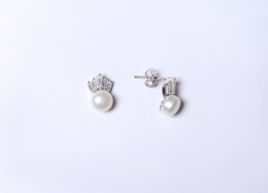 Kingsta Fresh Water Pearl Studs