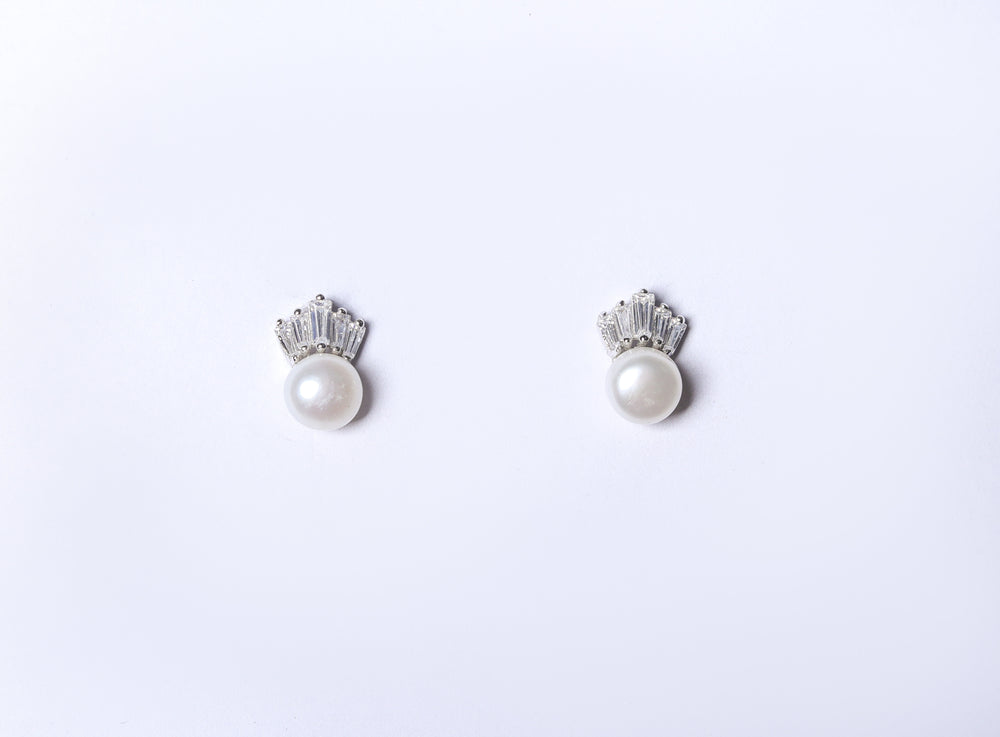 Kingsta Fresh Water Pearl Studs