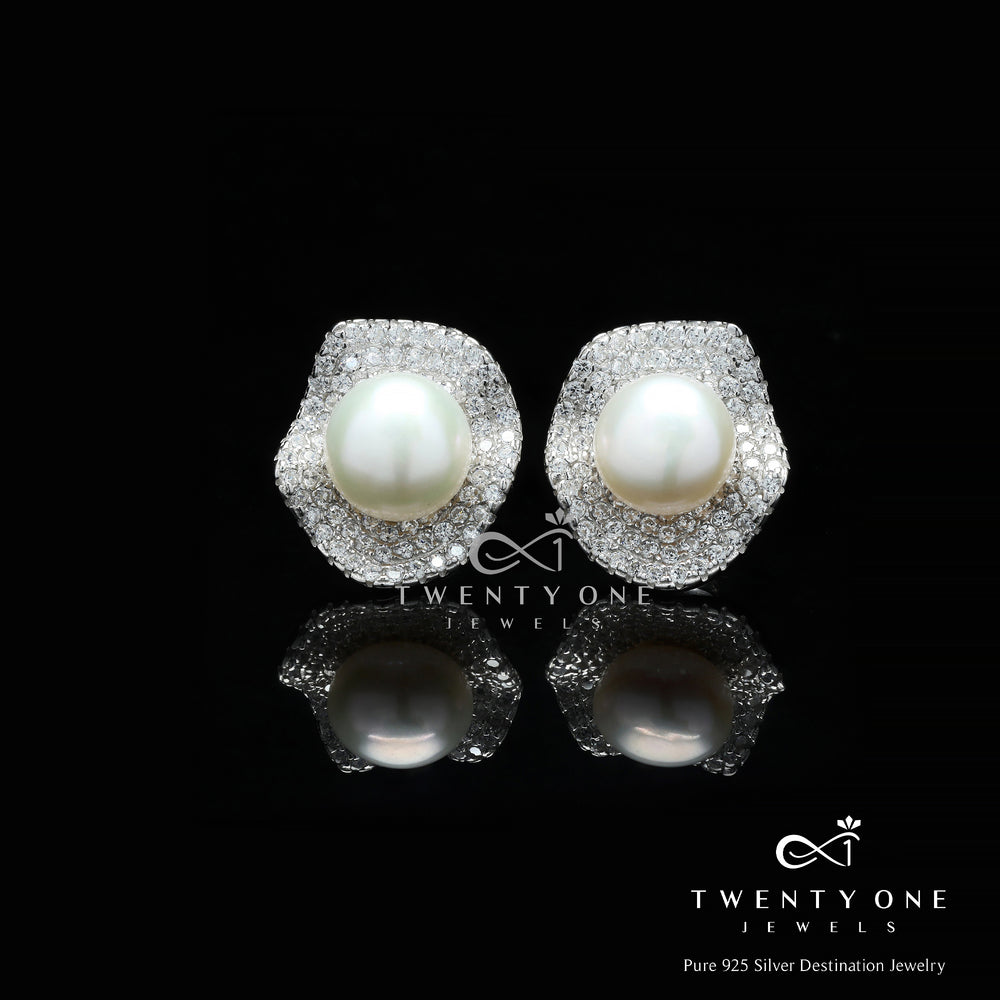 Cindy Fresh Water Pearl Studs