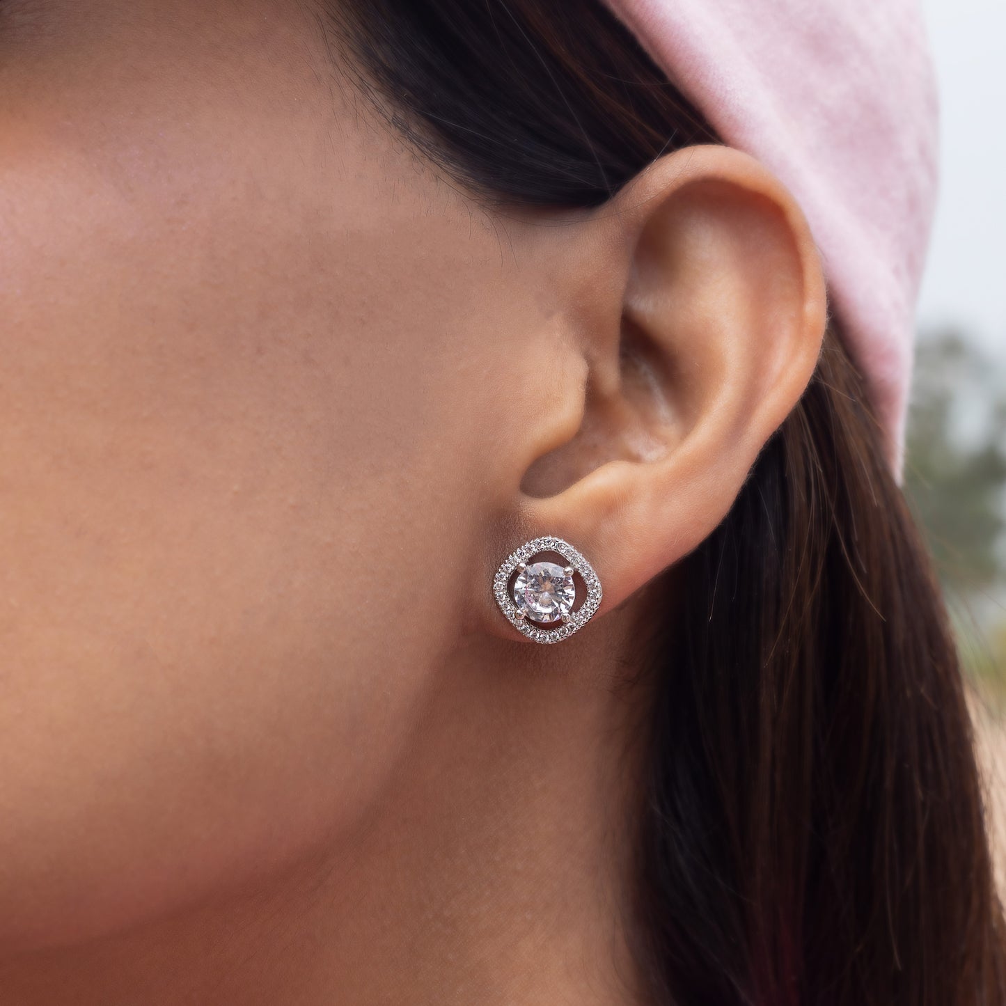 Vintage allure stud tapped earrings
