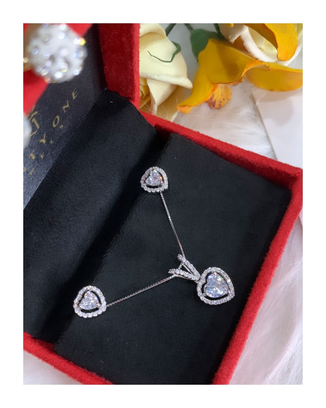 The Heart Solitaire Anna Pendant Sets (