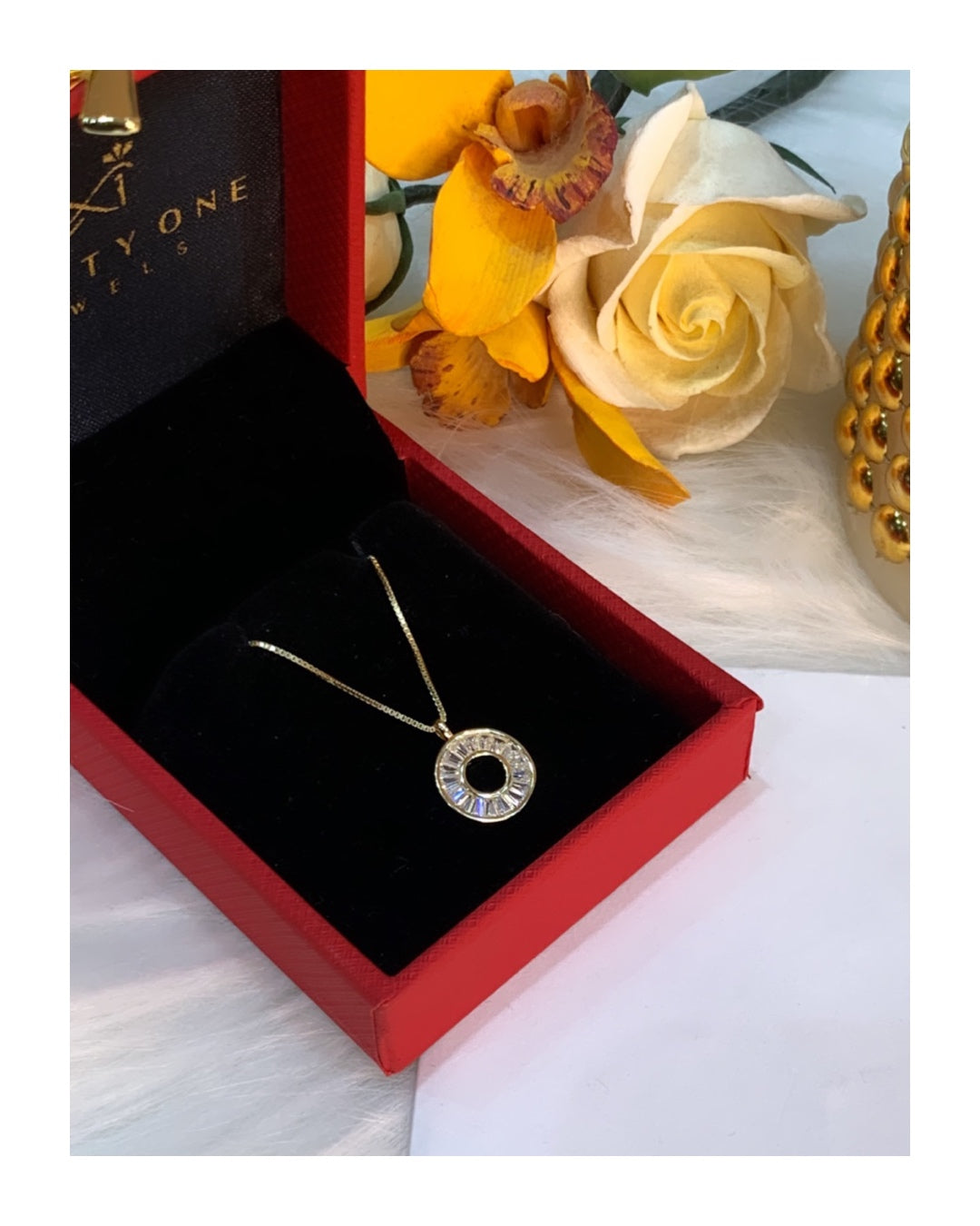 Pendant with Chain Gold Finish