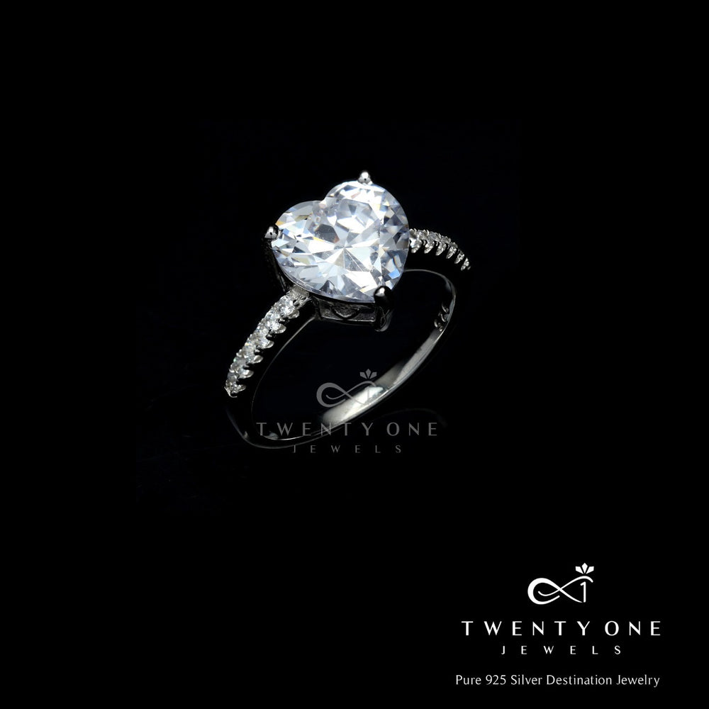 Gloria Heart Solitaire Ring