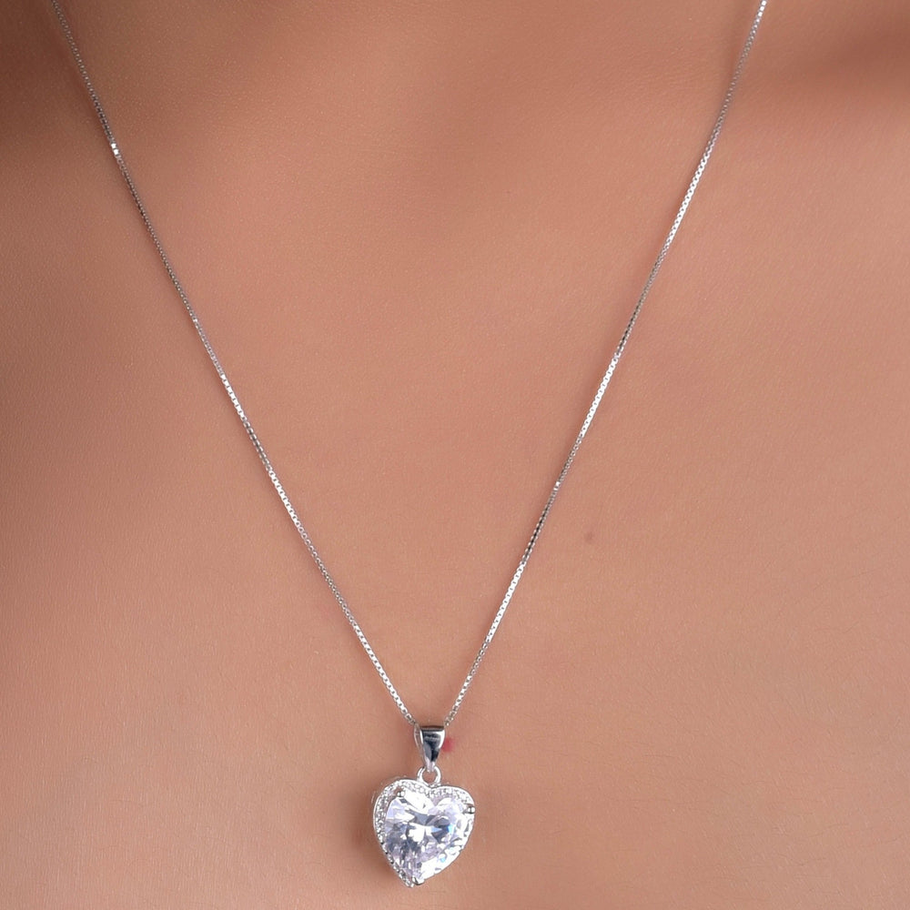 Reysa Heart Solitaire Pendant Set